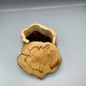 Vtg Hand Carved Tree Stump Trinket Box Removable Lid Mancave Cottagecore Deer